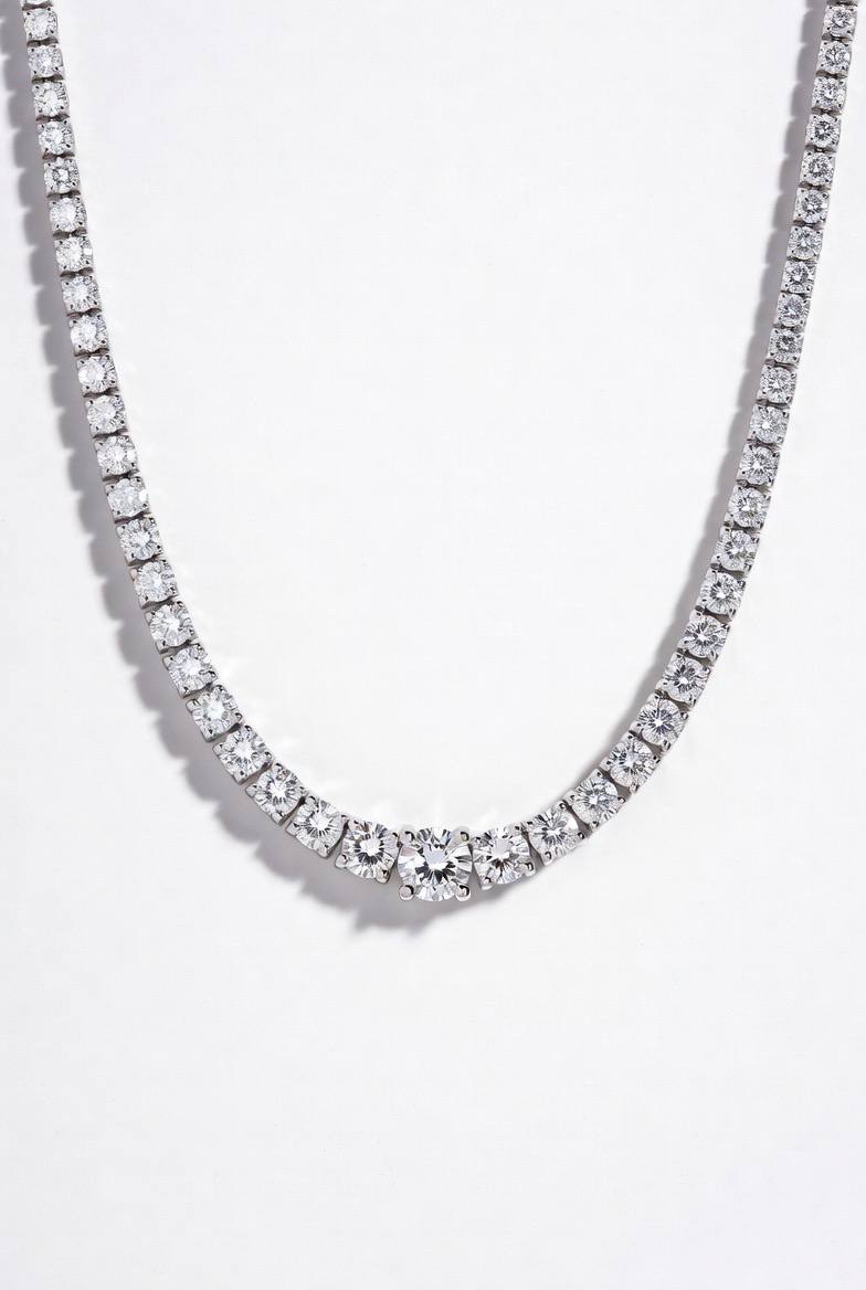White Gold Round Brilliant Elite Graduated Diamond Necklace With Solitaire Center And Four-Prong Setting