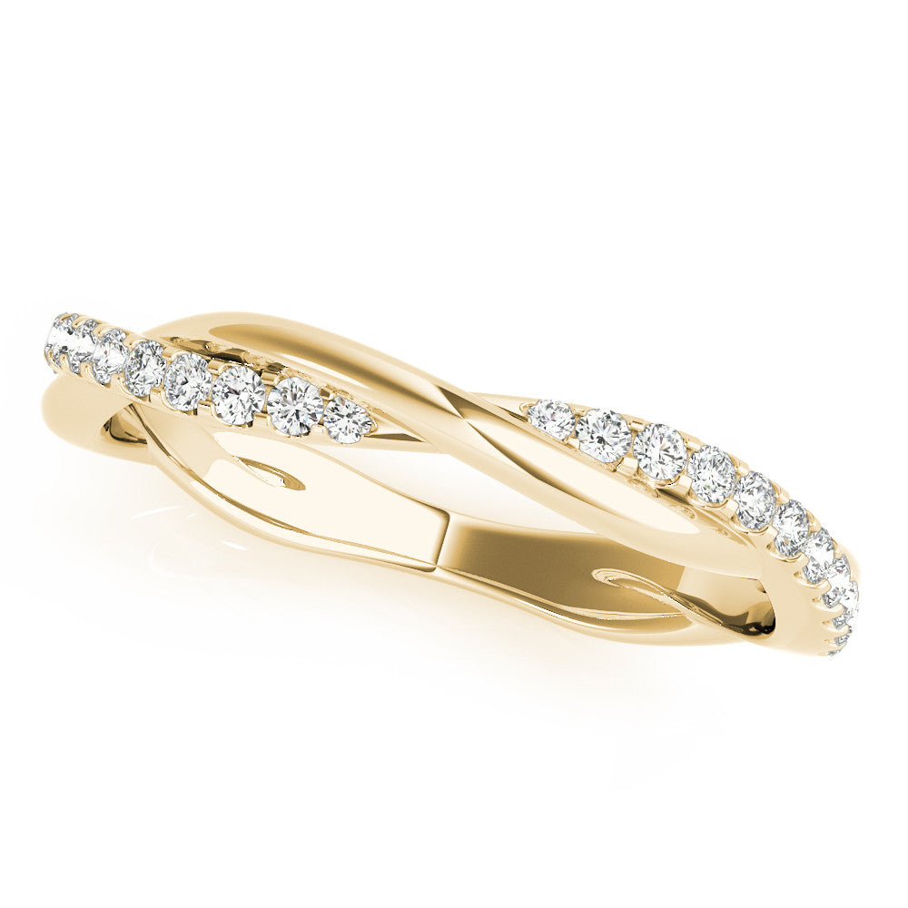 Yellow gold Pavé Round Diamond Twist Band with Shared Prong Setting