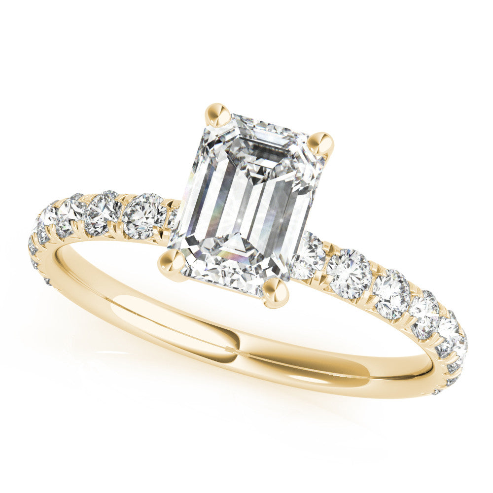 Yellow gold Pear Cut Diamond Pavé Band with Four-Prong Setting