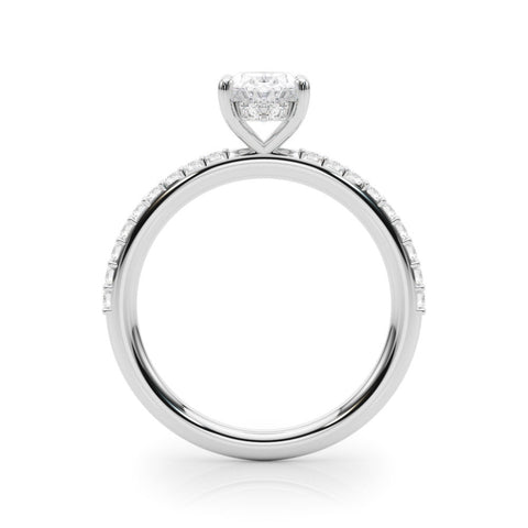White gold Oval Cut Diamond Pavé Band with Four-Prong Setting
