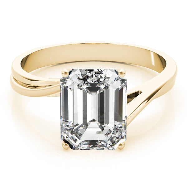 Yellow gold Princess Cut Solitaire Twist Band Ring with Four-Prong Setting