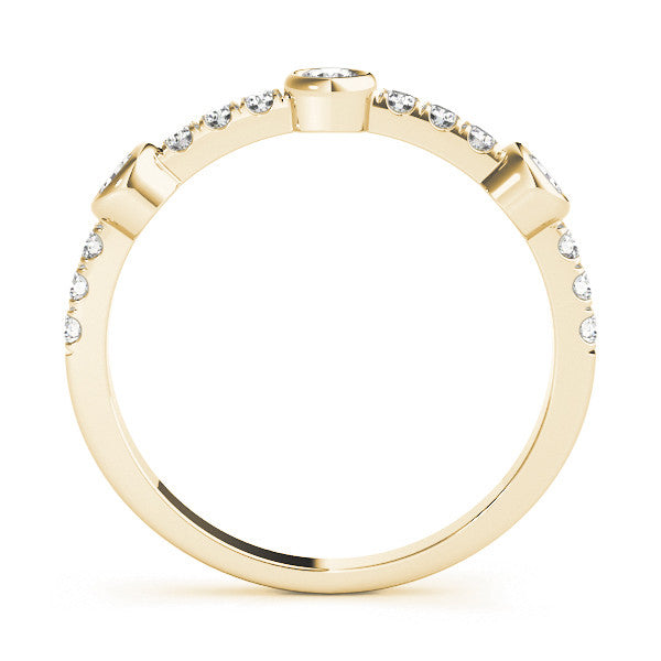 Yellow gold Bezel Set Round Diamond Pavé Band